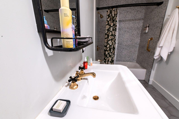 5 Essential Tips for Handling Sudden Plumbing Issues